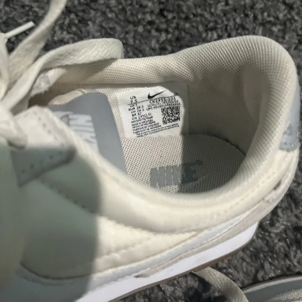 Nike Daybreak Sneaker Women US 7.5 White Pale Ivory Light Smoke Grey Retro Shoes - Picture 15 of 16